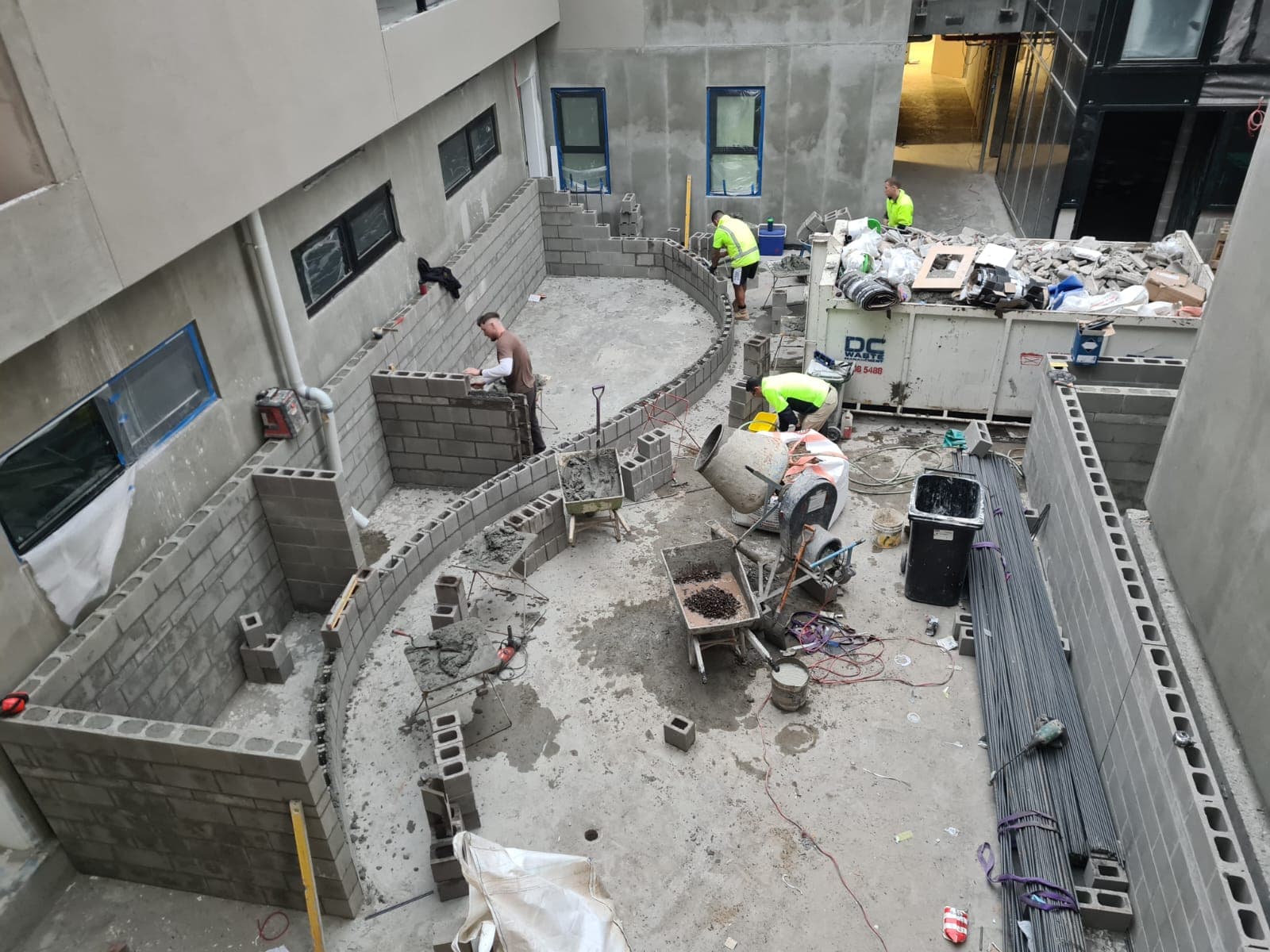 Curved commercial blockwork walls on a multi-storey Melbourne development by Goodwin Bricklaying